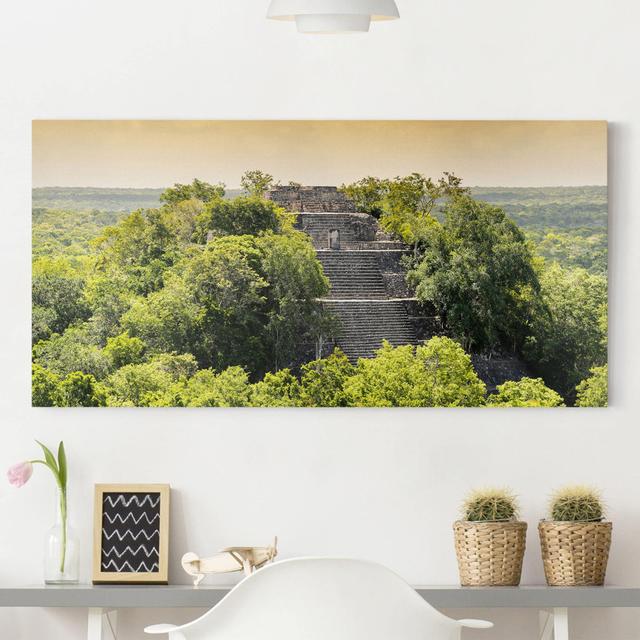 Leinwandbild Calakmul Pyramide East Urban Home Größe: 100 L x 50 B on Productcaster.