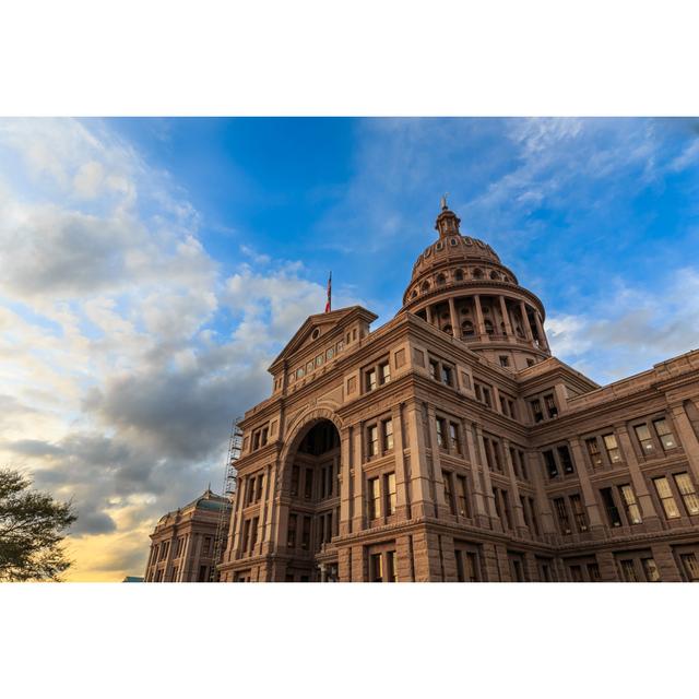 Das Texas Capitol - Drucken 17 Stories Größe: 50cm H x 75cm B x 1,8cm T on Productcaster.