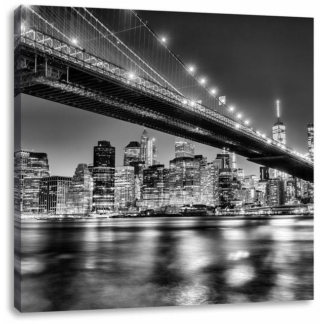 Leinwandbild Skyline von Manhattan East Urban Home Größe: 60 cm H x 60 cm B on Productcaster.