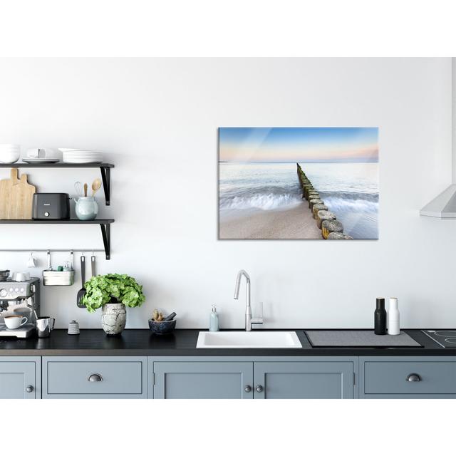 Glasbild | Wandbild Auf Echtglas | Baumstümpfe Die Ins Meer Führen | 2 braun LFs2515 Haus am Meer Größe: 70cm H x 100cm B on Productcaster.