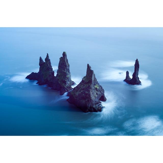 Reynisdrangar Cliffs House of Hampton Size: 20cm H x 30cm W on Productcaster.