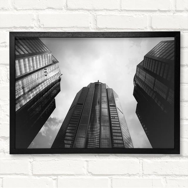 Fensterputzen Wolkenkratzer B N W - Geschlossene Ecke Rahmen Kunstdrucke auf Holz ModernMoments Farbe: Schwarz, Größe: 42cm H x 59,7cm B on Productcaster.