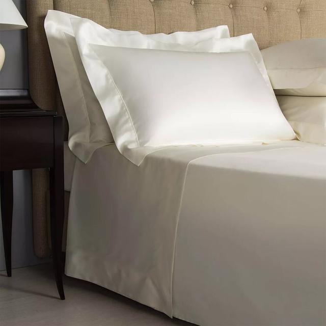 Landseer Plain Egyptian-Quality Cotton Pillowcase (Set of 2) Symple Stuff Colour: Cream on Productcaster.