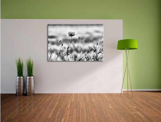 Leinwandbild Rote Blumen im Feld Tulpen Gemälde in Monochrom East Urban Home Größe: 60 cm H x 80 cm B on Productcaster.