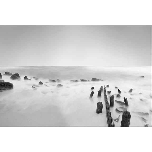 Black & White Water III Highland Dunes Size: 81cm H x 122cm W on Productcaster.