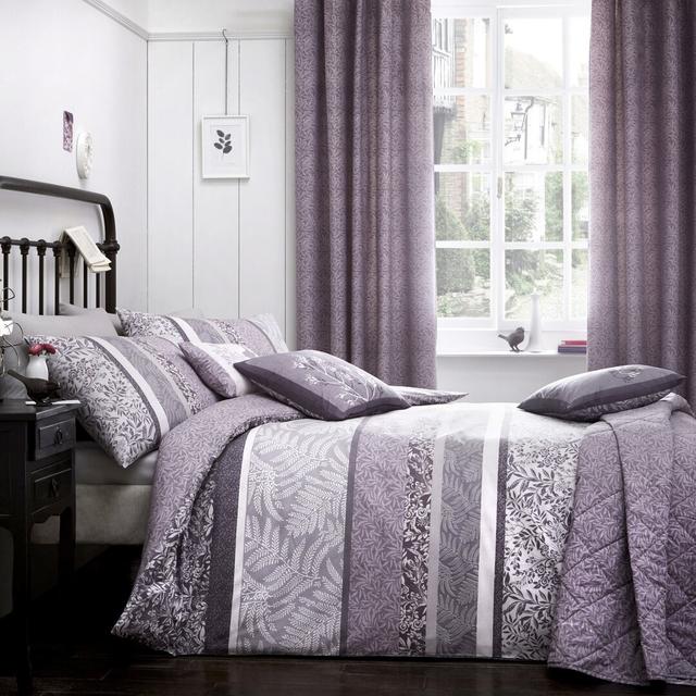 Hanworth Polyester Floral Duvet Cover Set with Pillowcases Dreams & Drapes Size: Kingsize - 2 Standard Pillowcases, Colour: Heather on Productcaster.