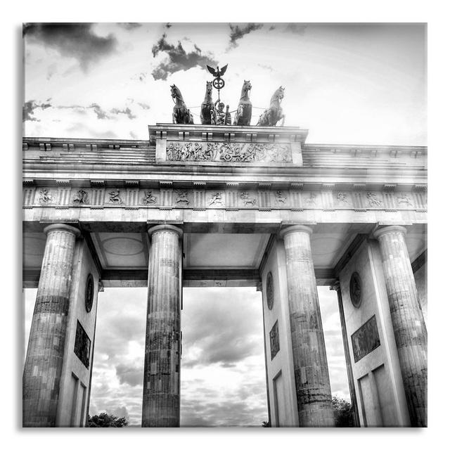 Glasbild Brandenburger Tor Berlin Ebern Designs Größe: 70 cm H x 70 cm B x 0,4 cm T on Productcaster.