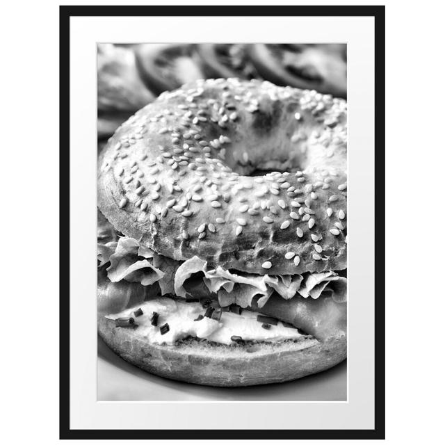 Gerahmtes Poster Frischer Lachs Bagel East Urban Home Größe: 80 cm H x 60 cm B on Productcaster.