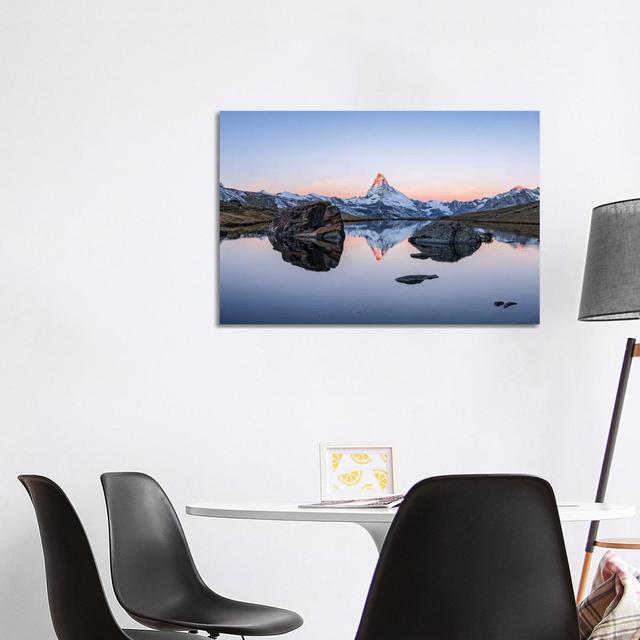 Panoramic View Of Stellisee And Matterhorn At Sunrise by Jan Becke - Wrapped Canvas Gallery-Wrapped Canvas Giclée Alpen Home Size: 66.04cm H x 101.6cm on Productcaster.