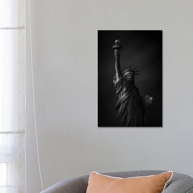 The Statue Of Liberty by Sebastien Del Grosso - Wrapped Canvas Print Latitude Run Size: 66.04cm H x 45.72cm W x 1.91cm D on Productcaster.