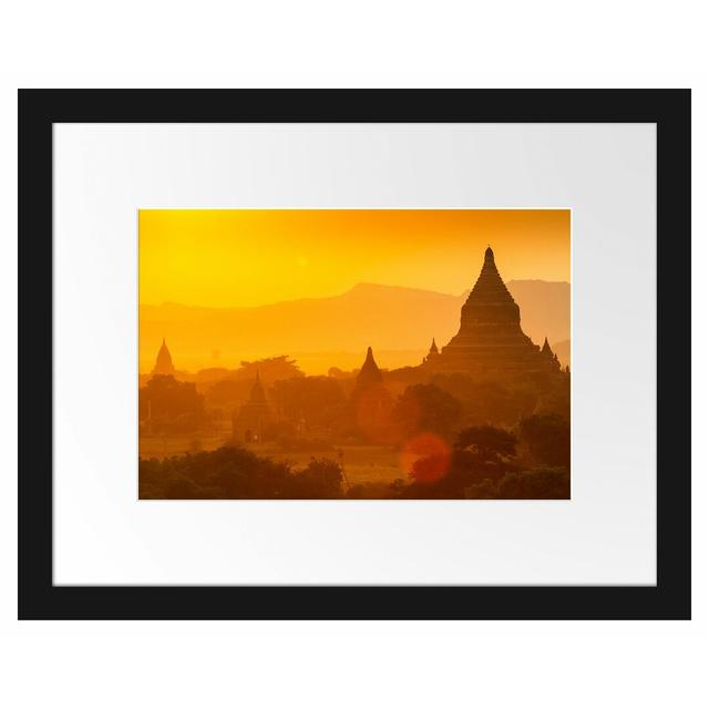 Gerahmtes Poster Buddha Tempel im Sonnenuntergang East Urban Home Größe: 30 cm H x 38 cm B on Productcaster.