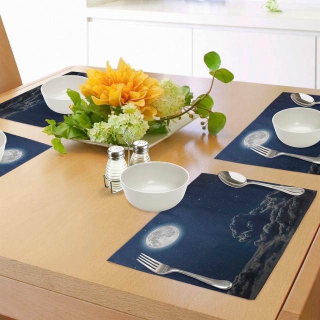 Platzdeckchen 4er Set, Mond und Sterne, Grau Dunkelblau (Set of 4) East Urban Home on Productcaster.