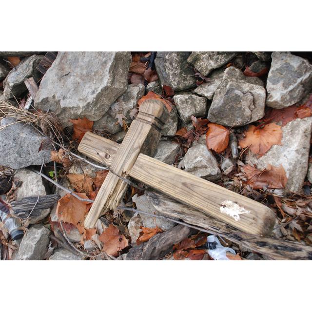 Wooden Cross on Rocks - Wrapped Canvas Art Prints Alpen Home Size: 51cm H x 76cm W on Productcaster.