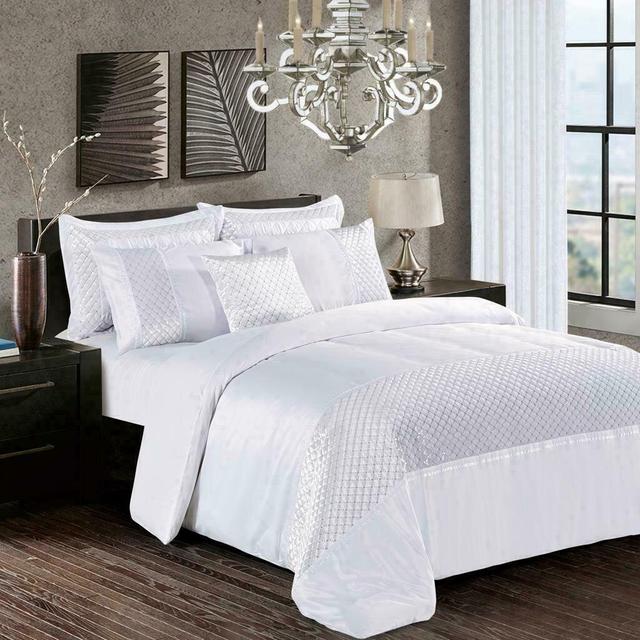 Calla Satin, Silk, Velvet Floral Duvet Cover Set with Pillowcases Fairmont Park Size: Super King Duvet Cover + 2 Standard Pillowcases, Colour: White on Productcaster.