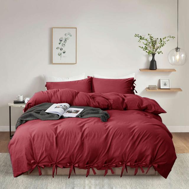 Massouda Bedding 17 Stories Colour: Burgundy on Productcaster.