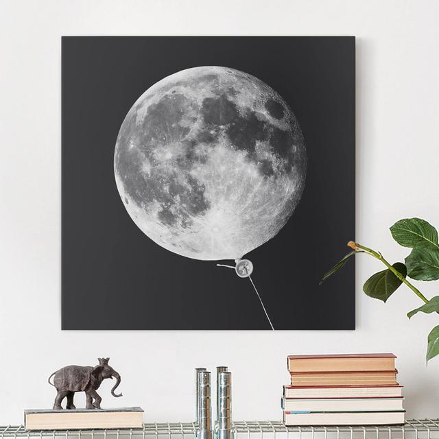 Luftballon Mit Mond by Kein Künstler - Wrapped Canvas Print Bilderwelten Size: 50cm H x 50cm B on Productcaster.