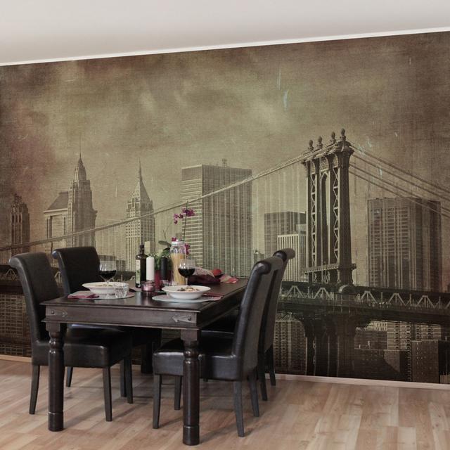 Maeva Vintage New York City 2.25m x 336cm Wallpaper Williston Forge Size: 320cm L x 480cm W on Productcaster.