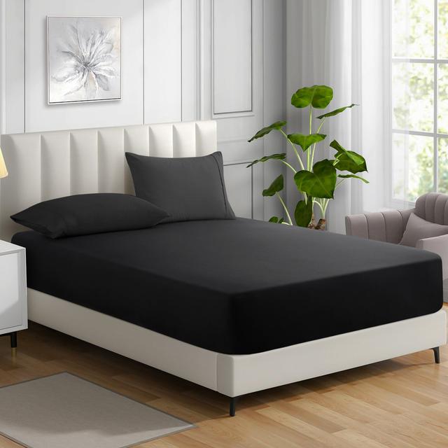 Milio 200 Thread Count Egyptian-Quality Cotton Percale Fitted Sheet 17 Stories Size: Double (4'6), Colour: Black on Productcaster.