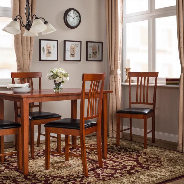 Wallkill Dining Set with 4 Chairs ClassicLiving Finish: Mahogany on Productcaster.