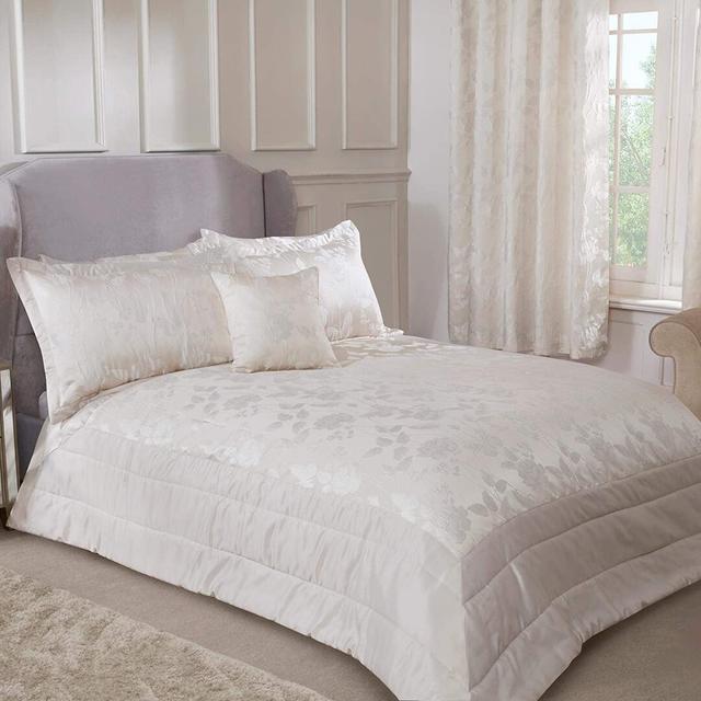 Esmond Polyester Floral Bedspread with Pillow Shams Brambly Cottage Colour: Cream on Productcaster.