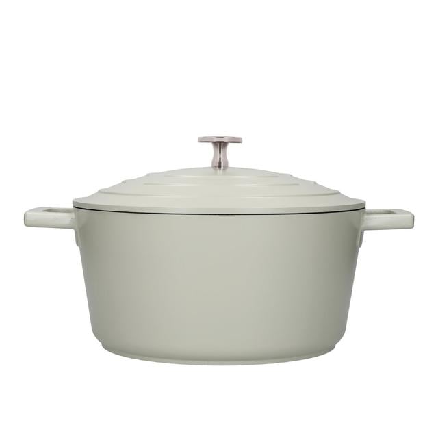 MasterClass Non-Stick Cast Aluminum Round Casserole Dish with Lid MasterClass Capacity: 4 L, Colour: Mint, Width: 24 on Productcaster.