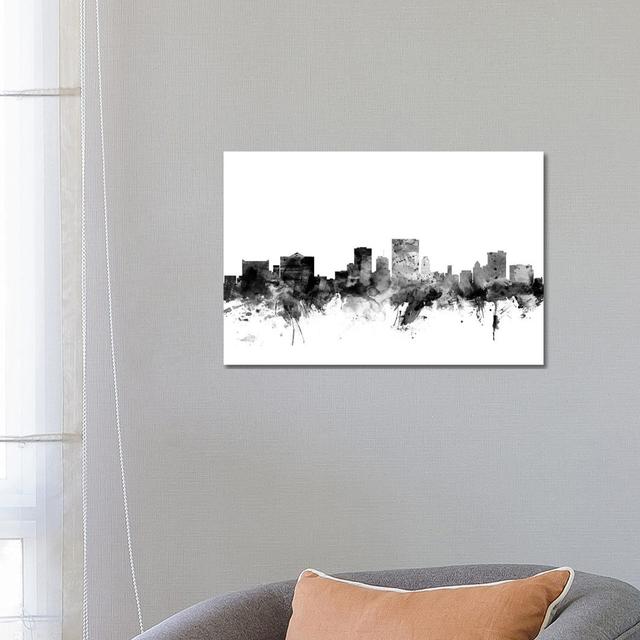 El Paso, Texas In Black & White by Michael Tompsett - Wrapped Canvas Gallery-Wrapped Canvas Giclée Latitude Run Size: 45.72cm H x 66.04cm W x 3.81cm D on Productcaster.