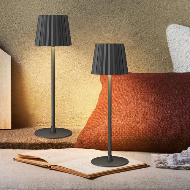 URBNLIVING Metal Table Lamp URBNLIVING Finish: Black on Productcaster.