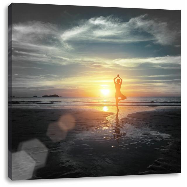 Leinwandbild Yoga Silhouette bei Sonnenuntergang am Strand East Urban Home Größe: 60 cm H x 60 cm B on Productcaster.