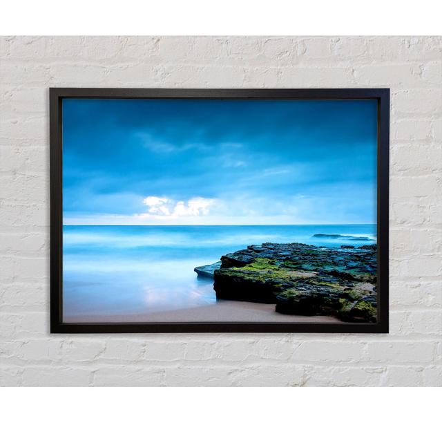 Gerahmtes Wandbild Beach Shore Blues Haus am Meer Format: Schwarz gerahmte Leinwand, Größe: 84,1 cm H x 118,9 cm B x 3,3 cm T on Productcaster.