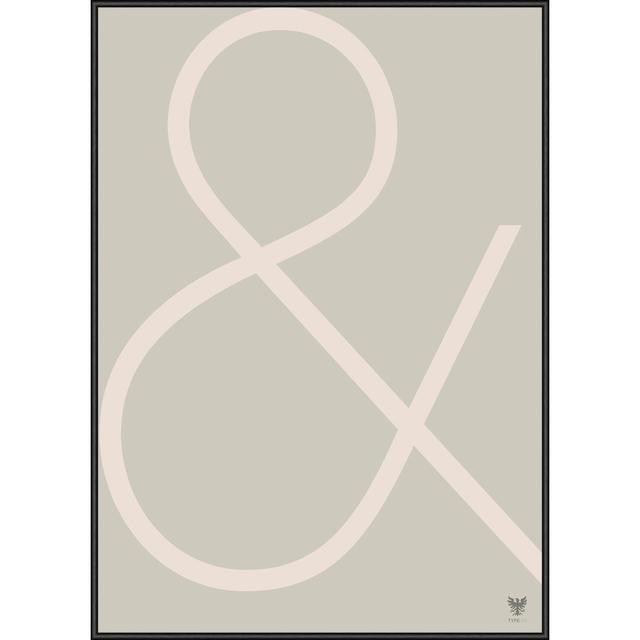 Gerahmtes Poster „&“, Typografische Kunst East Urban Home on Productcaster.