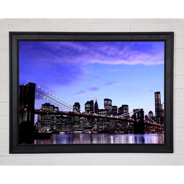 Brooklyn Bridge bei Nacht - Einzelne Bilderrahmen Kunstdrucke Ebern Designs Größe: 42cm H x 59,7cm B on Productcaster.