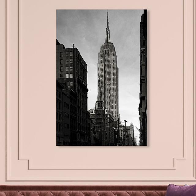 NYC4 Clear - No Frame Print on Canvas East Urban Home Size: 114 cm H x 76 cm W on Productcaster.