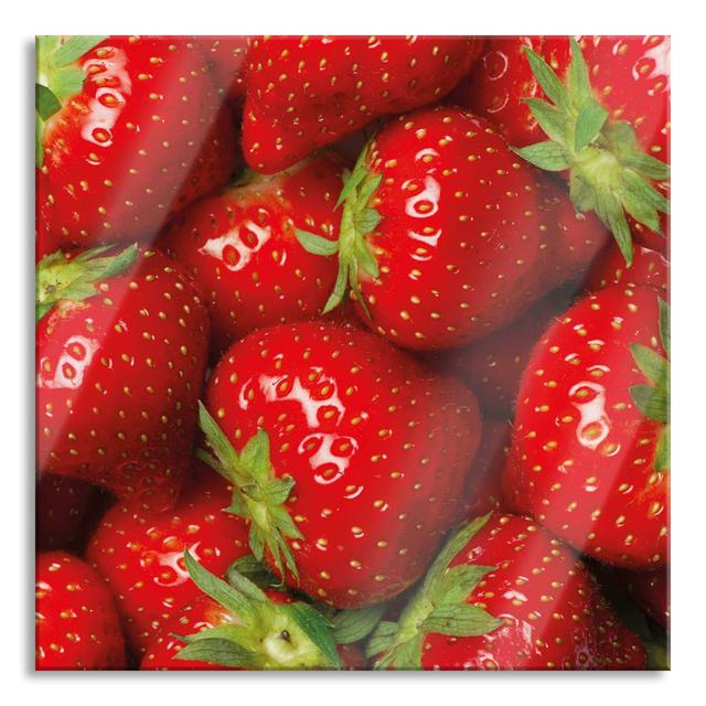 Ungerahmtes Foto auf Glas "Fruity Fresh Strawberries" Brayden Studio Größe: 60 cm H x 60 cm B x 0.4 cm T on Productcaster.