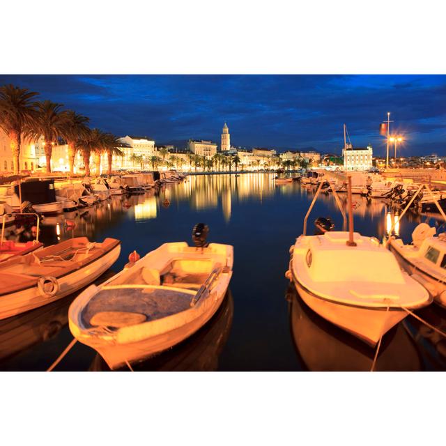 Split City By Night - Wrapped Canvas Print Breakwater Bay Size: 30cm H x 46cm W on Productcaster.