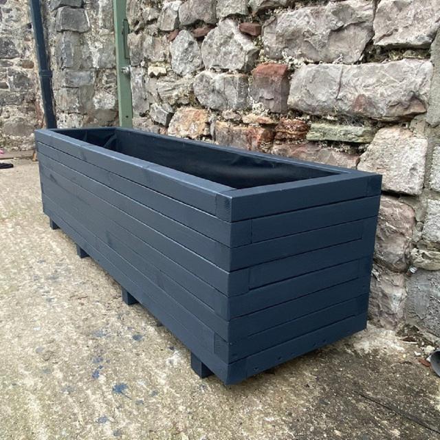 Handmade Wood Planter Box CW Bespoke Planters Size: 50cm H x 30cm W x 150cm D, Colour: Black on Productcaster.