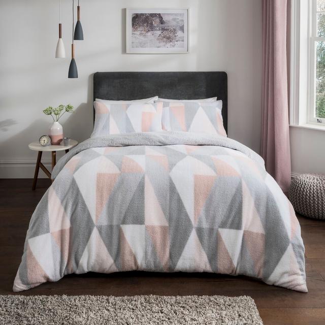 Marview Duvet Cover Set Corrigan Studio Size: 260 x 220cm Duvet Cover + 2 Standard , Colour: Blush on Productcaster.