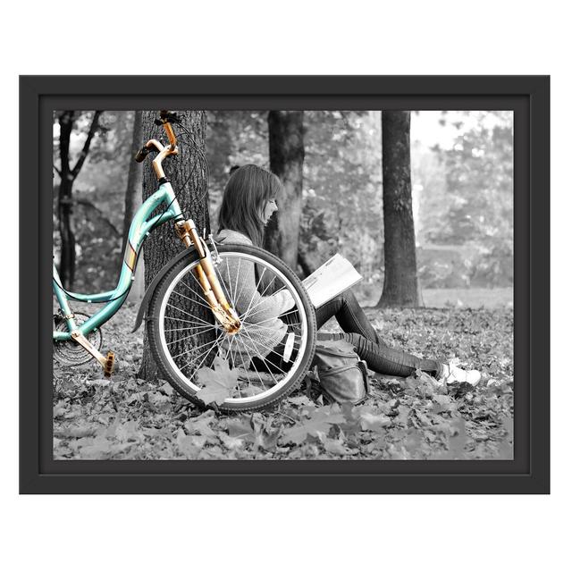 Gerahmtes Wandbild Junges Mädchen mit Fahrrad East Urban Home Größe: 30 cm H x 38 cm B on Productcaster.