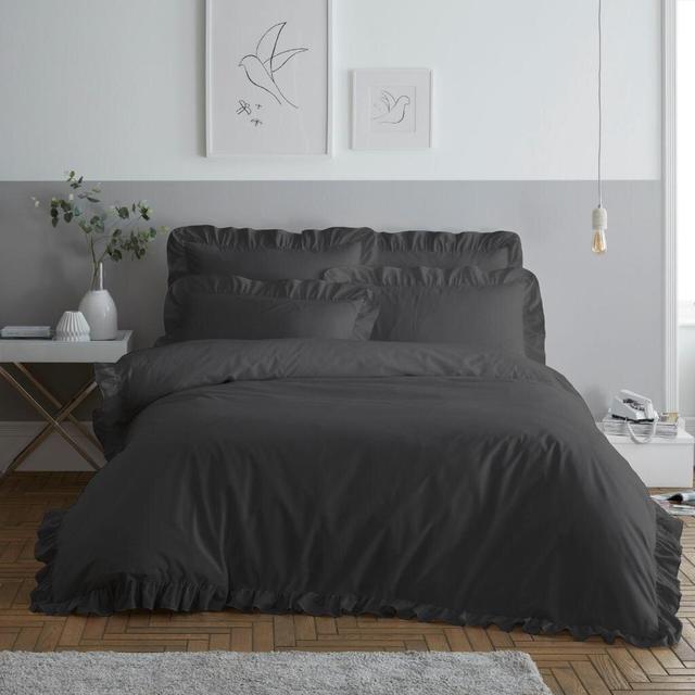 Eagleton 180 TC Duvet Cover Set Ebern Designs Colour: Charcoal, Size: Kingsize Duvet Cover + 2 Standard Pillowcase on Productcaster.