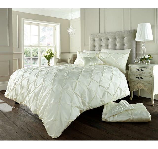 Jamieson Duvet Cover Set Mercer41 Size: Super King Duvet Cover + 2 Standard Pillowcases on Productcaster.