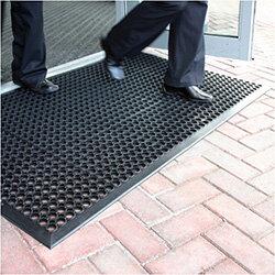 COBA Ramp Entrance Scraper Mat Rubber Hard-wearing W900xD1500mm Black , HuntOffice.ie on Productcaster.