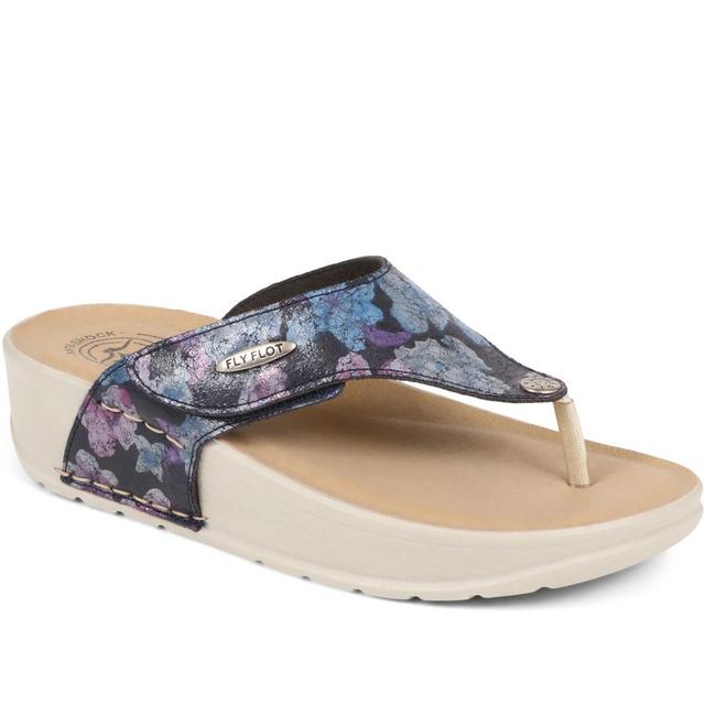 Fly Flot - Women's Platform Toe-Post Sandal - BLUE FLORAL - Size 4 on Productcaster.