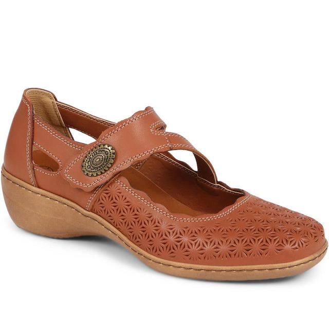 Loretta - Women's Scalloped Detail Mary Jane Shoes - Tan - Size 4 on Productcaster.