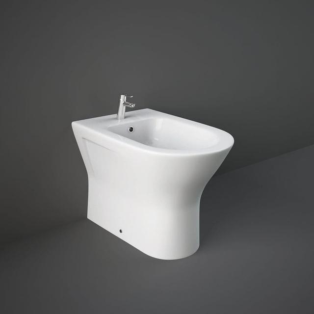 Stand-Bidet Glanz Weiß – RAK Resort x Hudson Reed on Productcaster.