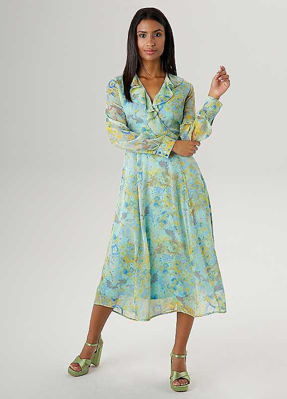 Plus Size Aniston Flared V-Neck Midi Dress - Mint - Size 14 on Productcaster.