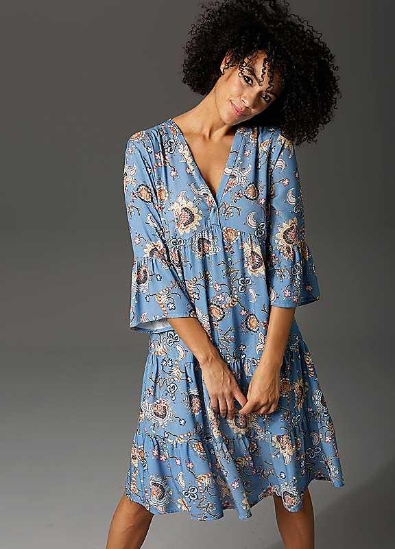 Plus Size Aniston Floral Print Dress - Light Blue Floral - Size 10 on Productcaster.