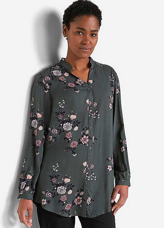 Plus Size bonprix Longline Floral Print Tunic Blouse - Green Floral - Size 26 on Productcaster.