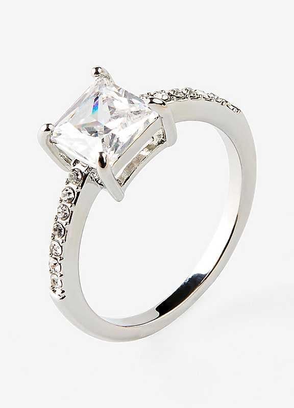 bonprix Square Stone Ring - Size 18 on Productcaster.