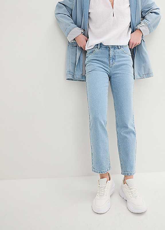 bonprix Straight Leg Cropped Jeans - Light Blue Denim - Size 8/Regular on Productcaster.