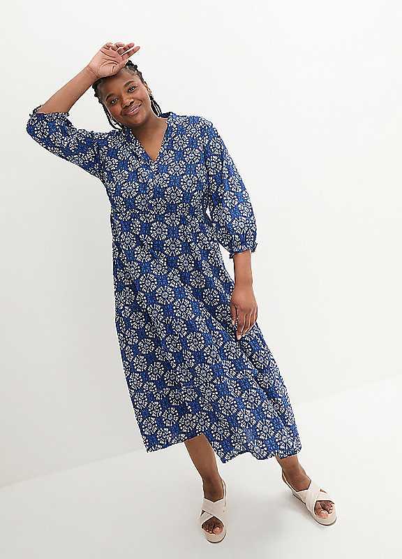 Plus Size bonprix Three-Quarter Sleeve Maxi Dress - Blue Print - Size 30 on Productcaster.