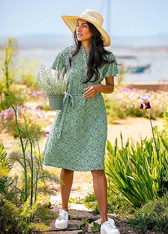 Brakeburn Floral Elsie Dress - Green - Size 14 on Productcaster.